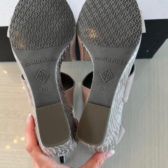 *NEW* Donald Pliner Sandal Size 5 - Picture 9 of 9